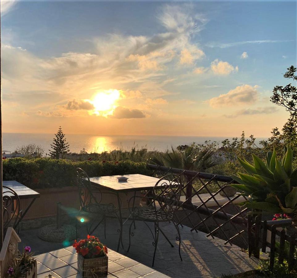 La Terrazzina Sul Tramonto Bed and Breakfast Forio di Ischia Buitenkant foto