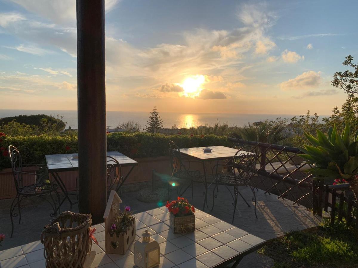 La Terrazzina Sul Tramonto Bed and Breakfast Forio di Ischia Buitenkant foto